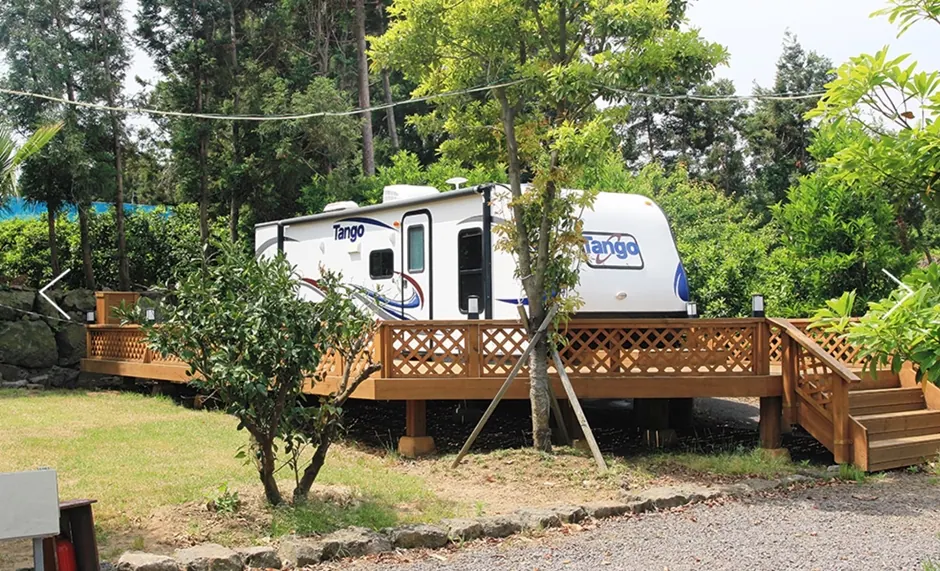Gyulbit Campground參觀空間全景 · 拍攝日期不詳的資料照片