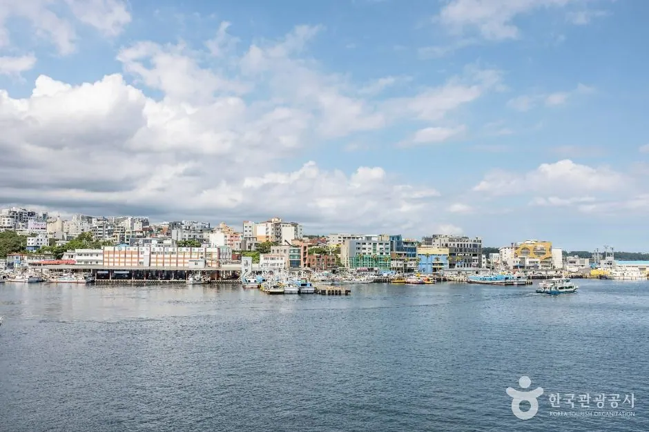 서귀포항 바다와 해안 풍경 · 촬영일 미상 자료사진