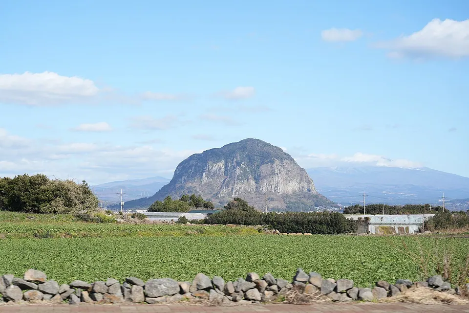 산방산 용암돔 전경